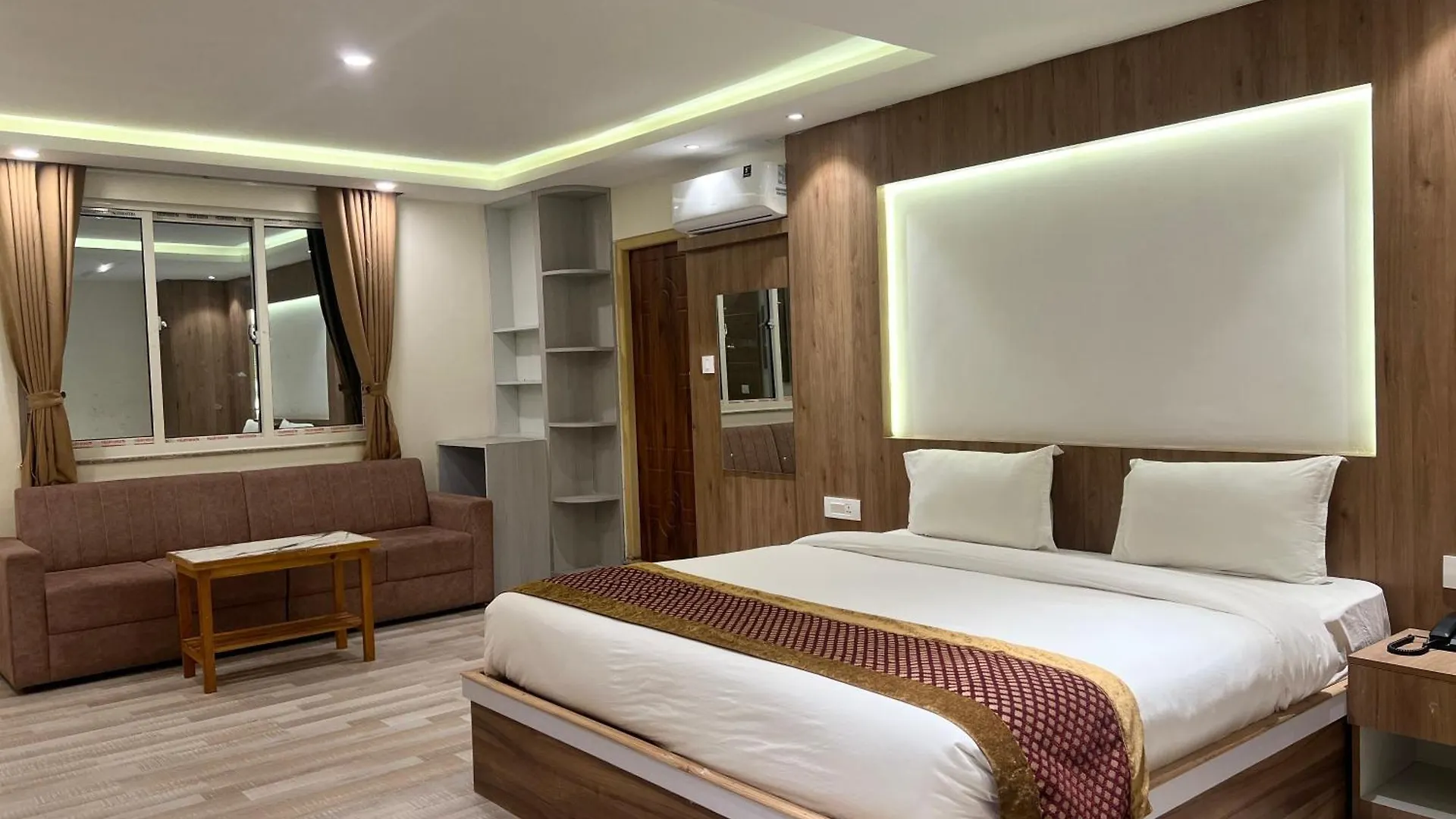 Hotel Nirakar Kathmandu 3*,